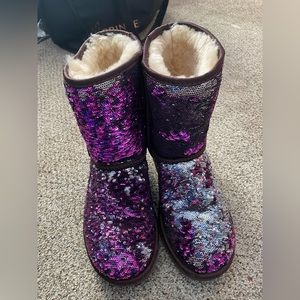 UGG Classic Short Sequin Boots Purple Silver Size 6 Holiday Party Rare